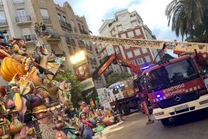 Retiran parte de la falla Reino de Valencia-Duque de Calabria ante el riesgo de caída