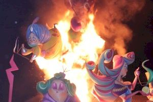 La Nit de la Cremà deja atrás las Fallas 2021 en Torrent