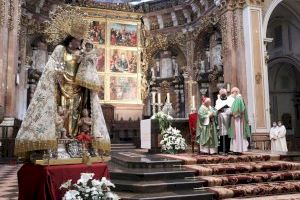 La Virgen de los Desamparados recibe la máxima distinción de la Guardia Civil