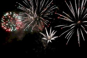 Castellón conmemora el 9 d'Octubre con fuegos artificiales en Almassora, Alfondeguilla, Onda, Càlig y Soneja