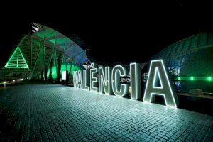 La Ciutat de les Arts i les Ciències se ilumina esta noche de verde por el Día Nacional de la Artritis