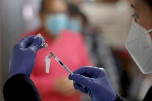Compromís propone vacunar de la gripe fuera de los centros de salud