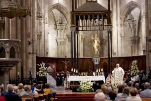 Los dominicos conmemoran con una misa solemne el primer centenario de la consagración de la Basílica valenciana de San Vicente Ferrer