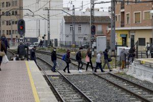 La Generalitat licita las obras de mejora de las condiciones de seguridad y accesibilidad de los pasos a nivel peatonales y entre andenes de Metrovalencia