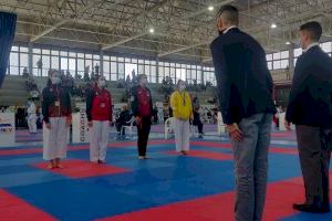 La jove canalina Helena Alegre aconsegueix la medalla de plata en la final de la Lliga Autonòmica de karate