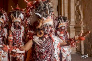 Els Moros i Cristians d’Alzira reconquisten la ciutat amb les festes del seu 20 aniversari