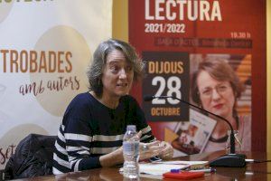 Trobada amb l’escriptora Marta Sanz a la Biblioteca Central