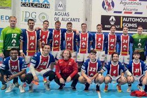 La Fundación Agustinos logra una importante victoria en el derbi ante Petrer (32-21)