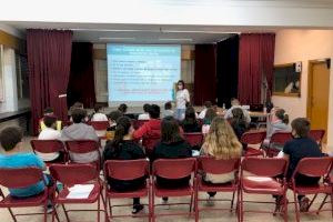 Bona acollida del taller de drogodependència impartit als centres escolars públics de Canals