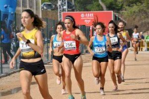 Andrea Abad guanya en categoria absoluta femenina el Cross d'Alcoi