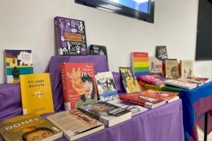 Canals adquireix els llibres de temàtica LGTBI, retirats per la justícia, i es cedeix a la biblioteca municipal