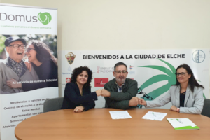 DomusVi y el Club Balonmano Elche firman un acuerdo colaborativo para promover el envejecimiento activo