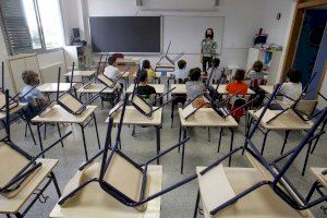 Educació amplia les estades formatives en anglés per al professorat a 2.500 places i cinc països