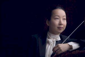 Nodoka Okisawa debuta amb l'Orquestra de València i Midori per a dirigir el Concert per a Violí de Brahms