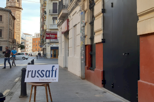 Vecinos de Russafa vuelven a poner el foco en la falta de aparcamiento y el precio de los alquileres