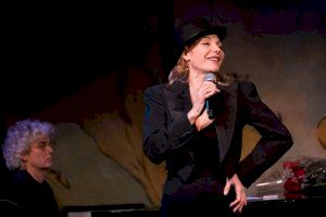 Ute Lemper recupera en Les Arts la esencia del cabaret berlinés con ‘Rendezvous with Marlene’