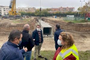 Ontinyent instal·la les canonades gegants de l’obra antiinundacions a la zona de Benarrai