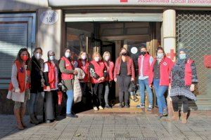 Creu Roja i el comerç de Burriana se sumen a la campanya 'Porta Violeta' contra la violència masclista