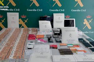 Desarticulada en Torrevieja y Almoradí una banda especializada en estafas por Internet liderada por cuatro hermanos