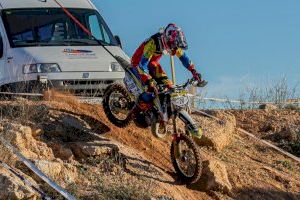 Jaume Ballester, campeón de España Enduro 85cc en 2020, visita al alcalde de Torrent