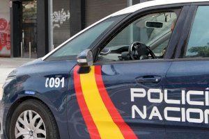 Amenaza de muerte a su vecino en Manises: le encañonó desde el balcón  con una escopeta