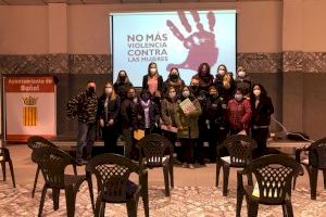 La Unidad de Violencia de Género de Buñol arranca con éxito organizando un curso de defensa personal y charlas informativas sobre violencia hacia las mujeres