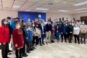 33 personas desempleadas menores de 30 años comienzan a trabajar en el Ayuntamiento de Torrevieja durante un plazo de 12 meses