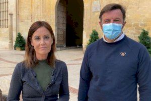 La diputada del Grupo Popular en las Cortes Valencianas, Elisa Díaz, y el presidente del Partido Popular de Elche, Pablo Ruz