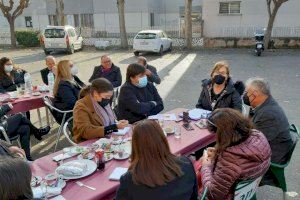 L'alcaldessa de Borriana durant l'esmorzar amb la premsa