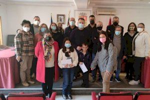 L'Alcúdia de Crespins lliura els premis als millors balcons i terrasses amb decoració nadalenca