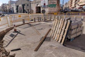 El Ajuntament de Vinaròs renueva la rotonda de la avenida de Barcelona