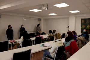 Vila-real obri una nova edició dels cursos de valencià per a nouvinguts i per a pares i mares