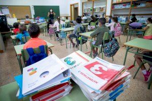 Los equipos directivos de los colegios valencianos están "desbordados" ante la actual situación en los centros