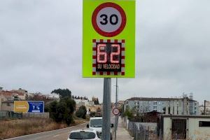 L’Alcúdia de Crespins instal·la dos radars pedagògics per a controlar la velocitat en els accessos a la població