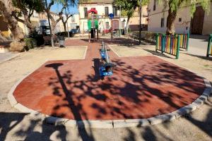 El Ayuntamiento de Bonrepòs i Mirambell renueva el parque de la plaza Sant Ferran