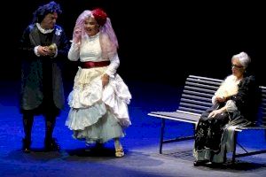 “La Marquesa Rosalinda” se representa a cargo del aula de teatro de la UPUA en el Auditori Teatre de la Vila Joiosa