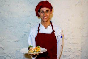 Un joven cocinero de Castellón compite a nivel nacional con la alcachofa de Benicarló y el langostino de Vinaròs