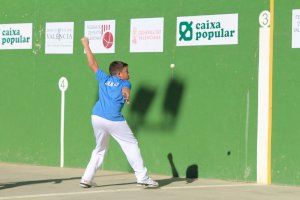 Més de 200 pilotaris juguen els JECV de frontó individual