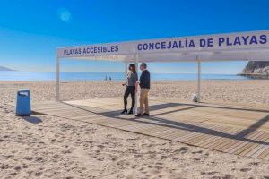 Benidorm mejora el punto de playas accesibles de La Cala dentro de las actuaciones de puesta a punto de los arenales