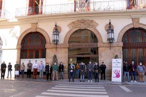 Sagunto guarda un minuto de silencio en señal de condena y repulsa por el presunto asesinato machista perpetrado en Martorell