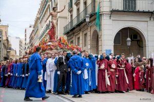 Tronos sin faldones o reuniones al aire libre: estas son las medidas de Sanidad para los ensayos de Semana Santa