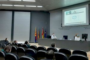 El Hospital General de Elche acoge la conferencia “40 años de VIH ¿Podremos curarlo?” en conmemoración del aniversario del descubrimiento del virus