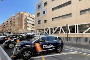 La Policía Nacional ha detenido a cuatro personas pilladas infraganti mientras sustraían catalizadores en Alicante