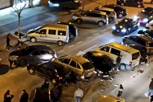 Greu accident a Burriana amb una desena de vehicles implicats