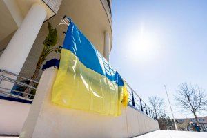 La comunidad universitaria se concentra por la paz y en solidaridad con el pueblo ucraniano