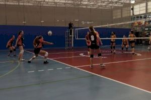 Doble derrota del Club Voley La Nucía en Almoradí