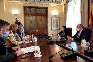El secretario autonómico para la Unión Europea, Joan Calabuig, se reúne con las asociaciones ciudadanas ucranianas en la provincia de Castellón