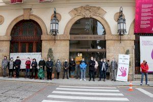 Sagunto guarda un minuto de silencio en señal de condena y repulsa por el presunto asesinato machista perpetrado en Ceuta