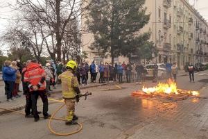 Casa Caridad celebra las fallas con talleres y actividades creativas