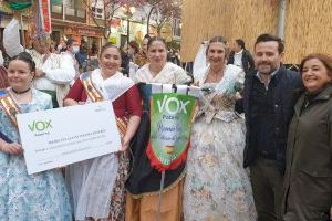 La ‘Falla Plaça Porta del Sol de la Cañada’ recibe el premio VOX a la cultura del esfuerzo en Paterna